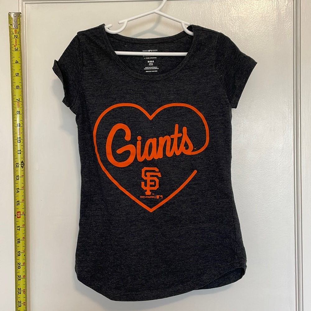 SF Giants t-shirt